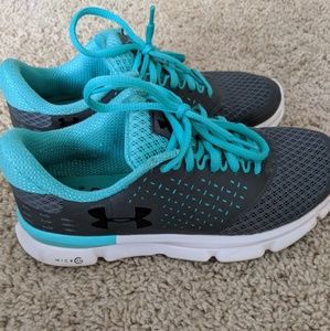 Running shoes